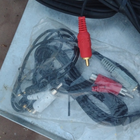 Assorted Audio and Video Cables - Picture 5 of 6